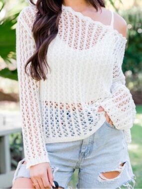 New in bag Pink Lily Souls of Sunshine Scalloped Crochet Top